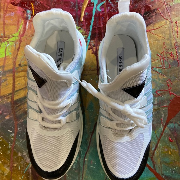 NEW’Cape Robbin Fashionable Tennis shoes - Picture 7 of 7